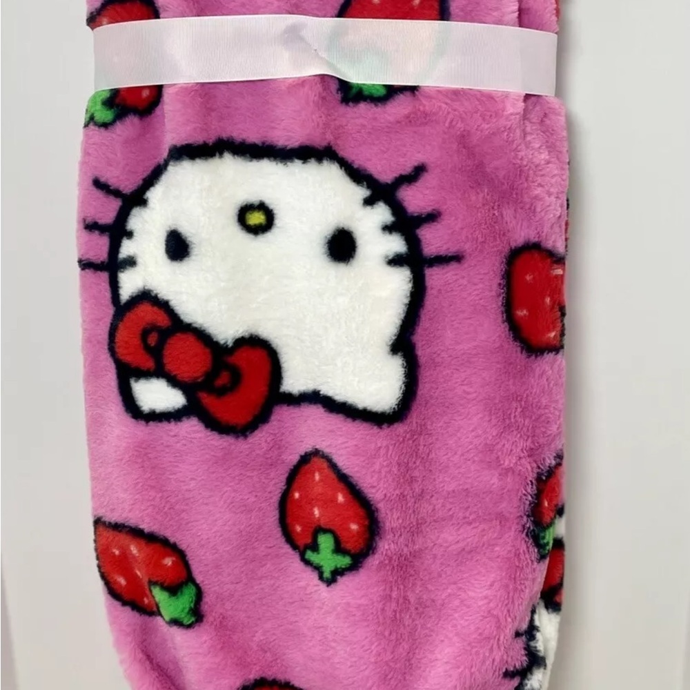 Hello kitty throw blanket - Picture 3 of 3